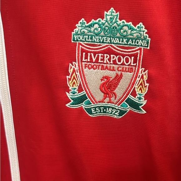 Liverpool FC ADIDAS warm up men’s jacket. - Picture 5 of 7